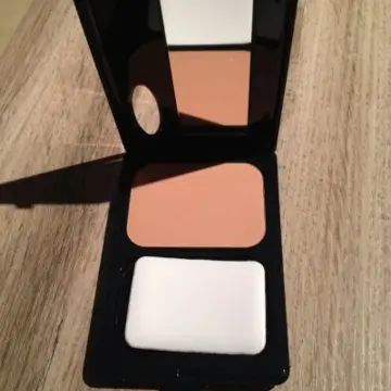 Poudre compacte, Miss Lyn
