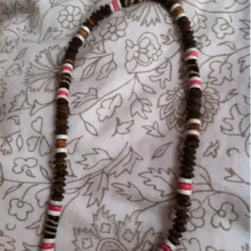 Collier ethnique, Inconnue