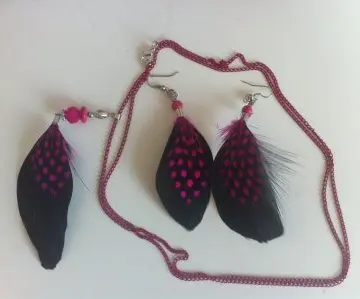 Chaine +boucle d'oreille plumes, Inconnue