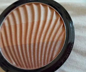 bronzer, Inconnue