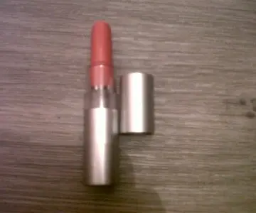 rouge à lèvres, Elf