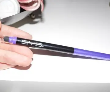 Crayon violet, BYS maquillage