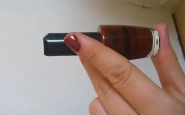 vernis marron, Bell