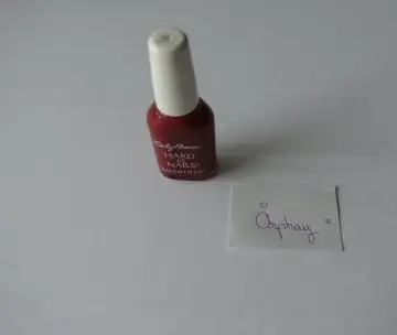 Vernis à ongles rouge, Sally Hansen