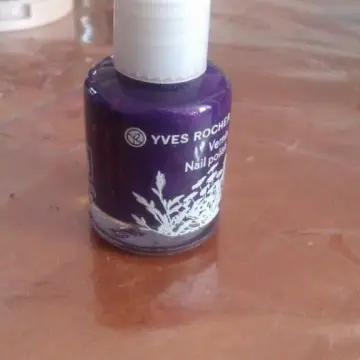Vernis à ongles violet., Yves Rocher