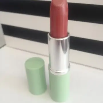 Rouge à lèvres clinique, Clinique
