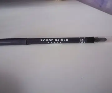Crayon pour les yeux violet, Rouge baiser