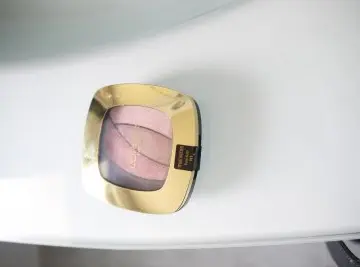 Fard à paupières, L'Oréal