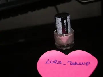 Vernis à ongles, Front Cover
