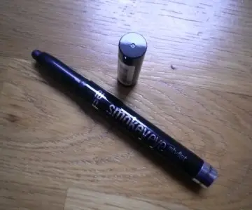 Stylo fard à paupières pour smokey eye noir, p2 Cosmetics
