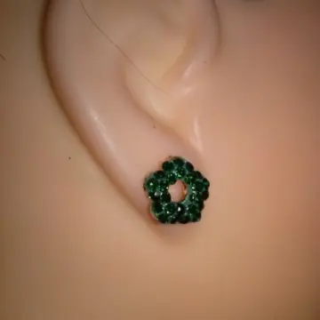Boucles d'oreille petite fleur verte, Inconnue