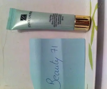 Soin teinté, Estée Lauder