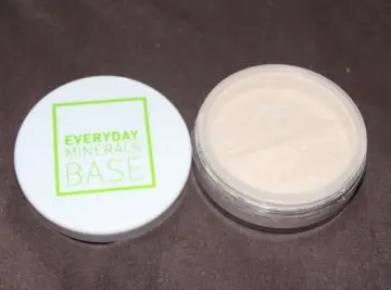 Fond de teint, Everyday minerals