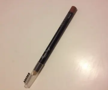Crayon sourcil blond, Peggy Sage