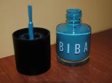 Vernis turquoise, Biba