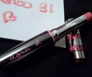 b. Glossy Stick à lèvre, Agnès b.