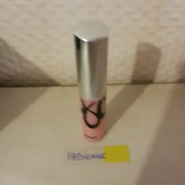 LIFE ON THE A LIST LIP GLOSS, Benefit