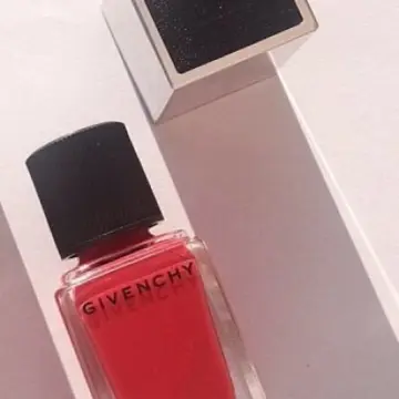 Vernis, Givenchy
