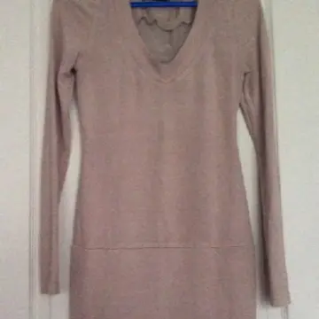 Pull beige., Inconnue