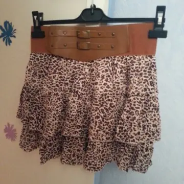 jupe leopard, Inconnue