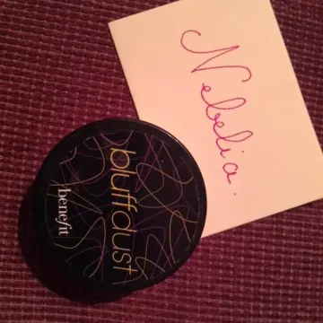 Bluffdust (poudre camouflage anti rougeur), Benefit