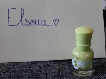 Vernis Pastel, Modélite