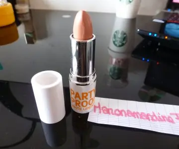 Party Proof Matte lipstick, ModelCo
