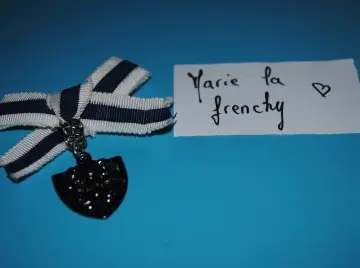 Broche, Camaïeu