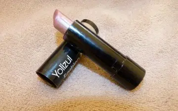 Rouge à lèvre, Yolizul