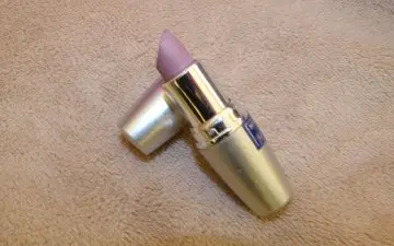 Rouge à lèvre, Nivea
