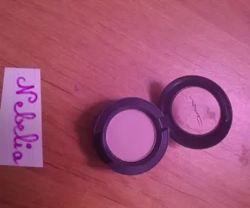 Fard à paupières, MAC Cosmetics