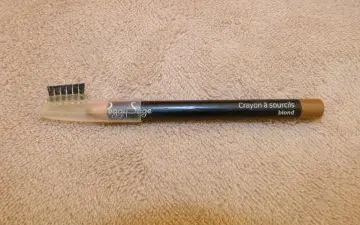 Crayon à sourcils, Peggy Sage