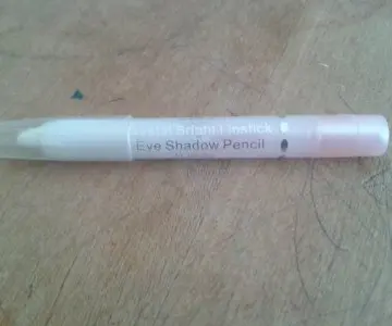 Crayon yeux blanc brillant, Yomom