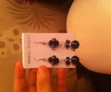 boucles d'oreilles, Inconnue