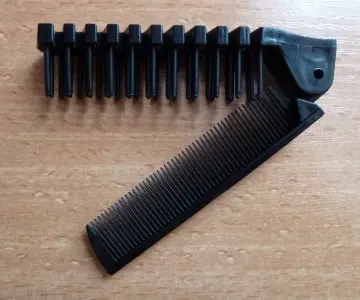 Brosse et peigne pliable, Inconnue