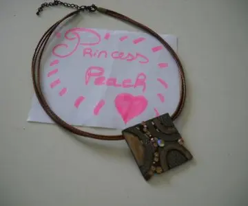 Collier, Inconnue