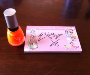 Vernis orange fluo, Vera valenti