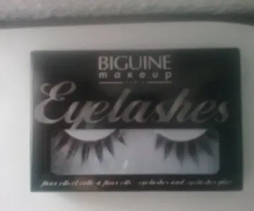 Faux cils, Biguine Paris