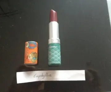 Rouge à lèvre, Couleur Caramel