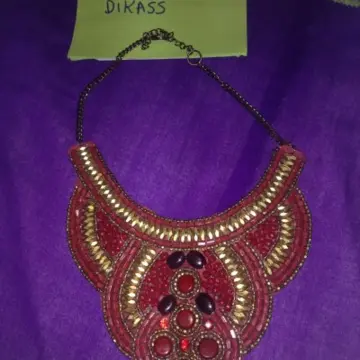 Collier ethnique, New Look