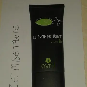 Fond de teint, Avril