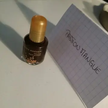 vernis, Yves Rocher