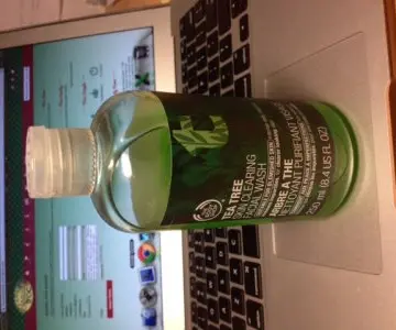 Nettoyant visage au tea tree, The Body Shop