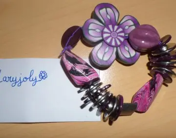Brecelet fleur violet, Inconnue