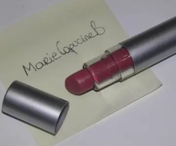 Rouge à lèvre ELF, Elf