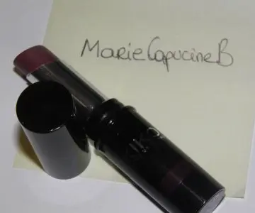 Rouge à lèvre prune, KIKO