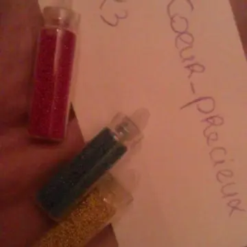 CAVIAR ongles, Inconnue