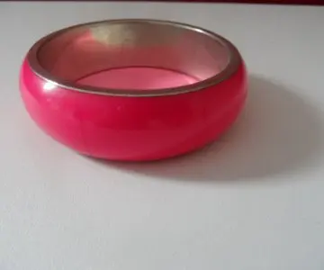 Bracelet rose, Inconnue