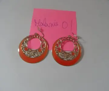 Boucle d'oreille or et orange, Inconnue