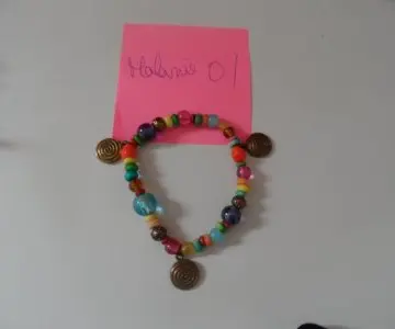 Bracelet perle, Inconnue